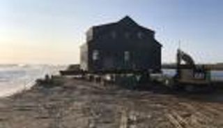 فقدان منزل بملايين الدولارات.. ظاهرة «التآكل الساحلي» تطارد المليارديرات