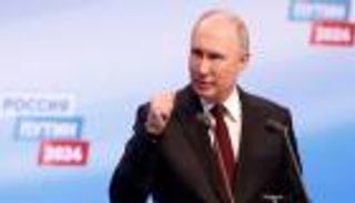 القيصر بوتين.. مالك مفاتيح الكرملين