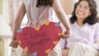 أعباء مضاعفة على الأم في رمضان.. 4 طرق لنخفف عنها في عيدها