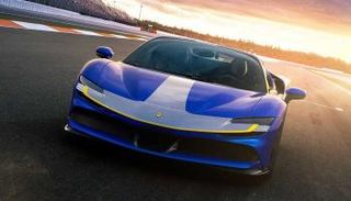 فيراري sf90 spider الهجين