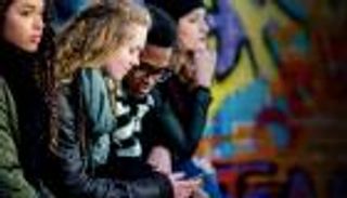 أرض الأحلام تلفظ أبناءها.. «عدم اليقين» يدفع الأمريكيين إلى الهجرة