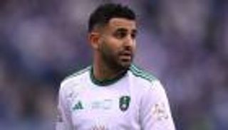 رياض محرز.. «بابا نويل» ينثر سحره في الدوري السعودي