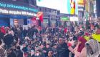 رمضان في أمريكا.. صلاة تراويح بـ«تايمز سكوير» وموائد إفطار مشتركة