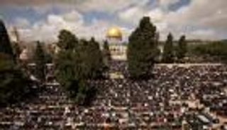 120 ألف مصل بالجمعة الثانية من رمضان في المسجد الأقصى (صور)