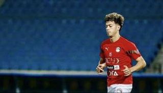 إمام عاشور لاعب وسط منتخب مصر