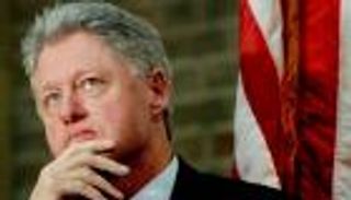 «حفل زفاف على الجسر».. مؤامرة القاعدة المنسية لاغتيال كلينتون