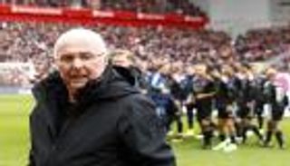 ليفربول يحقق أمنية إريكسون «محارب السرطان» (صور)