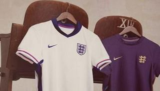 قميص منتخب إنجلترا 