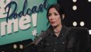 منى زكي تتحدث عن أحمد حلمي وأولادهما: «نتبادل القبلات أمامهم»