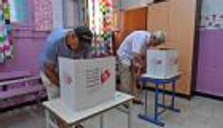 رموز سابقة وسجناء وإخوان.. وجوه تتنافس مبكرا على كرسي قرطاج