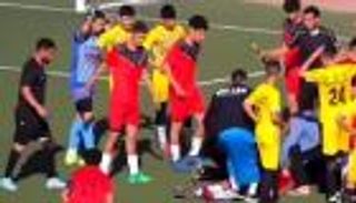 بسبب وفاة اللاعب وسيم جزار.. الكرة الجزائرية على صفيح ساخن (فيديو)
