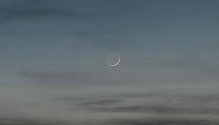 القمر في شكل هلال - أرشيفية