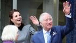 ماذا قال تشارلز لكيت قبل إعلان مرضها؟ غداء خاص جمعهما