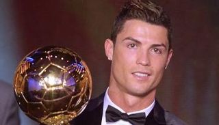 تتويج كريستيانو رونالدو بالكرة الذهبية الثانية في تاريخه