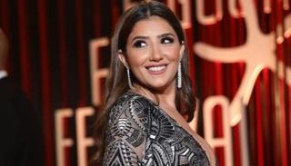 الفنانة الشابة مي عمر