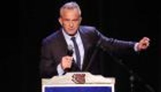 «نار» كينيدي جونيور تهدد حملة بايدن.. وترامب المستفيد الأول