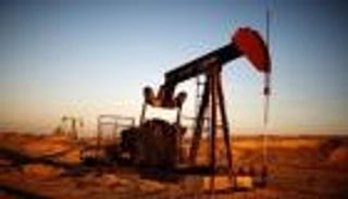 أسعار النفط.. هبوط مع صعود الدولار وضعف الطلب على البنزين