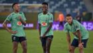 بسبب كأس العالم 2022.. طبيب نفسي ينقذ حياة مهاجم البرازيل