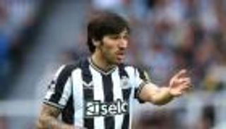 50 تهمة جديدة تدخل تونالي النفق المظلم.. هل يتخلص منه نيوكاسل؟