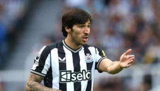 ساندرو تونالي نجم نيوكاسل يونايتد الإنجليزي