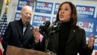 هاريس تخلع «ظل» بايدن لـ«كسر» تردد ناخبي أمريكا