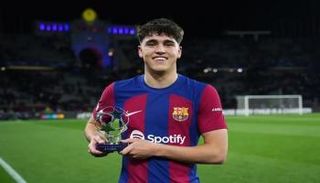 باو كوبارسي مدافع برشلونة الشاب