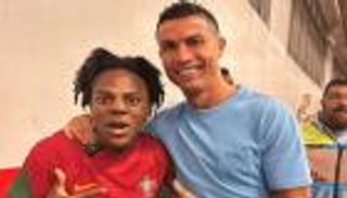 سيارة بروح كريستيانو.. أشهر مشجعي رونالدو يخطف الأنظار (صور)