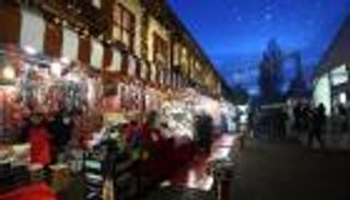 سوق رمضان.. مهرجان إسلامي في أشهر مدينة فرنسية احتضنت أعياد الميلاد