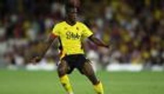 فاكون بايو.. قصة هروب من الجحيم في الدوري التونسي إلى جنة «الشامبيونشيب»