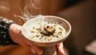 حكم البخور في رمضان.. هل يفطر  الصائم؟ 