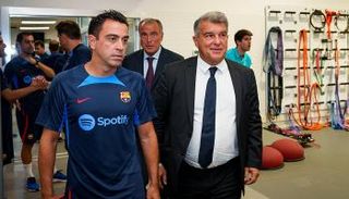 تشافي هيرنانديز وخوان لابورتا