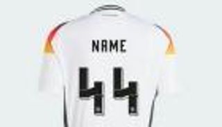 «شبح هتلر» يجمد بيع قميص منتخب ألمانيا قبل يورو 2024