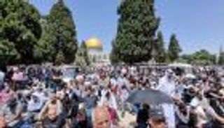 120 ألفا يؤدون صلاة الجمعة الأخيرة من رمضان في المسجد الأقصى (صور)