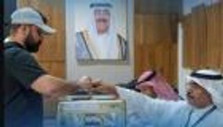 انتخابات الكويت.. بدء فرز الأصوات وإشادة أميرية بالمشاركة الفاعلة