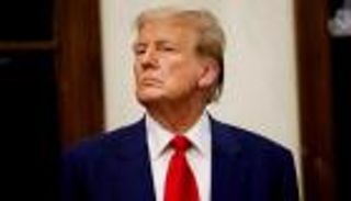 «ممنوع اللمس».. هواجس غريبة في غرفة نوم ترامب