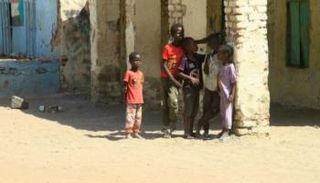 أطفال سودانيون نازحون