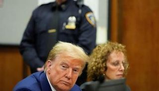 ترامب خلال جلسة محاكمة سابقة