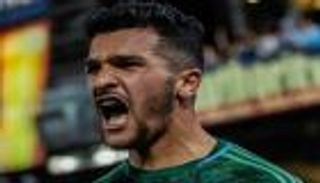 بكرار يهدد بونجاح بالإقصاء من هجوم الجزائر