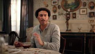 علي ربيع في فيلم «ع الماشي»