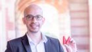 العالم المصري مخترع البطارية الخارقة يروي لـ«العين الإخبارية» أسرار رحلته