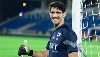 ياسين بونو حارس مرمى الهلال السعودي