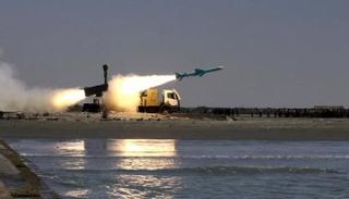 إحدى مناورات الجيش الإيراني - صورة أرشيفية