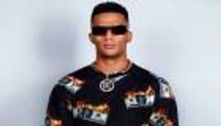 وصلة «كوميديا» لمحمد رمضان من داخل الطائرة واستعراض لمقر إقامته الفخم (فيديو)