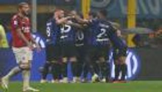 فرصة تاريخية.. هل يتوج إنتر بالكالتشيو تحت أنظار ميلان؟