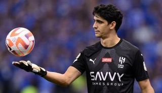 ياسين بونو حارس الهلال السعودي