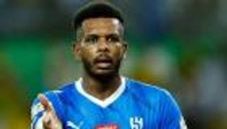 هاتريك أخطاء.. هدايا علي البليهي تورط الهلال أمام العين (فيديو) 