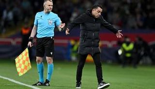 تشافي هيرنانديز مدرب برشلونة الإسباني