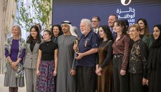 الشيخ محمد بن زايد آل نهيان في حفل توزيع جوائز أبوظبي