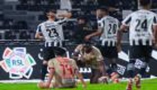 تسبب فيه الهلال والنصر.. رقم سلبي تاريخي في الدوري السعودي