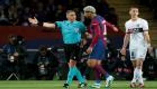 بعد الطرد الفادح.. بيع أراوخو يثير الجدل في برشلونة